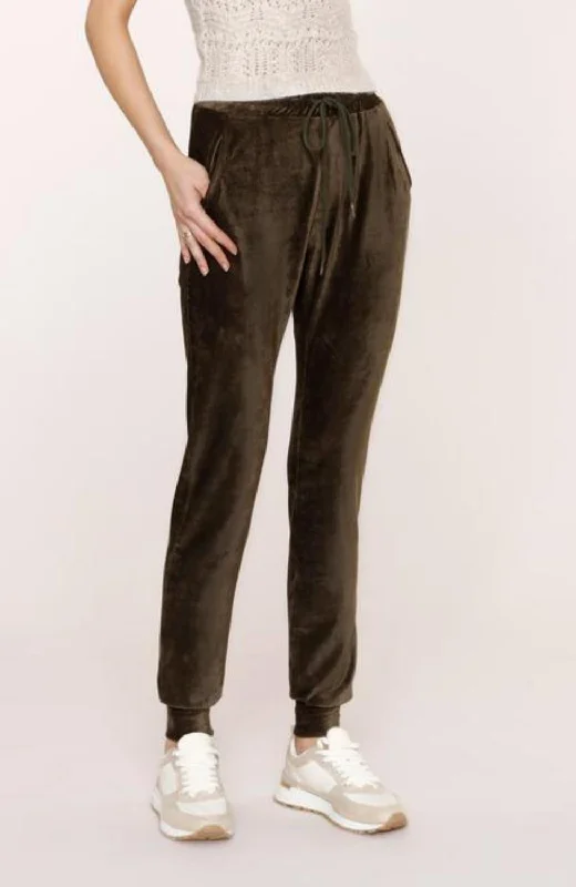 Time-Sensitive Time-Sensitive Malia Jogger In Olive