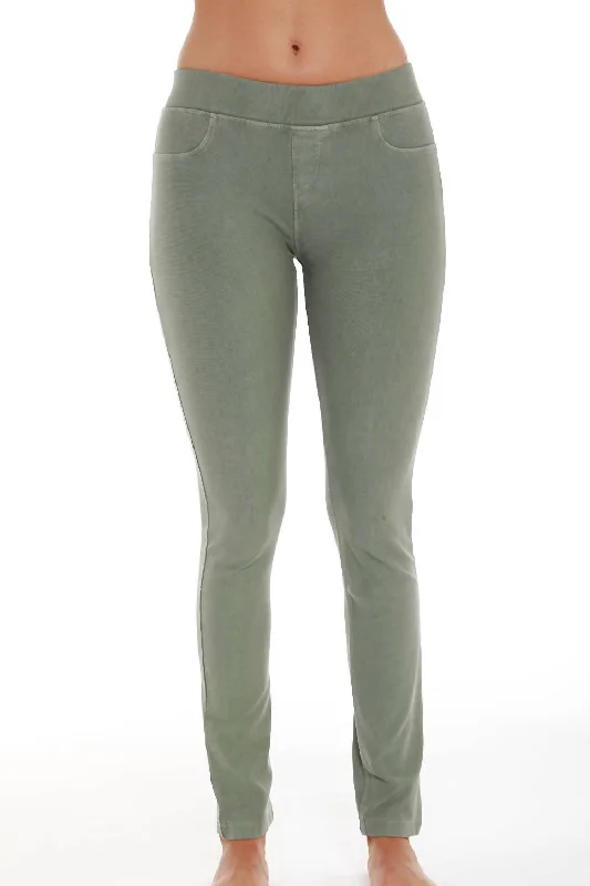 Hurry In Hurry In High Rise Capri In Olive
