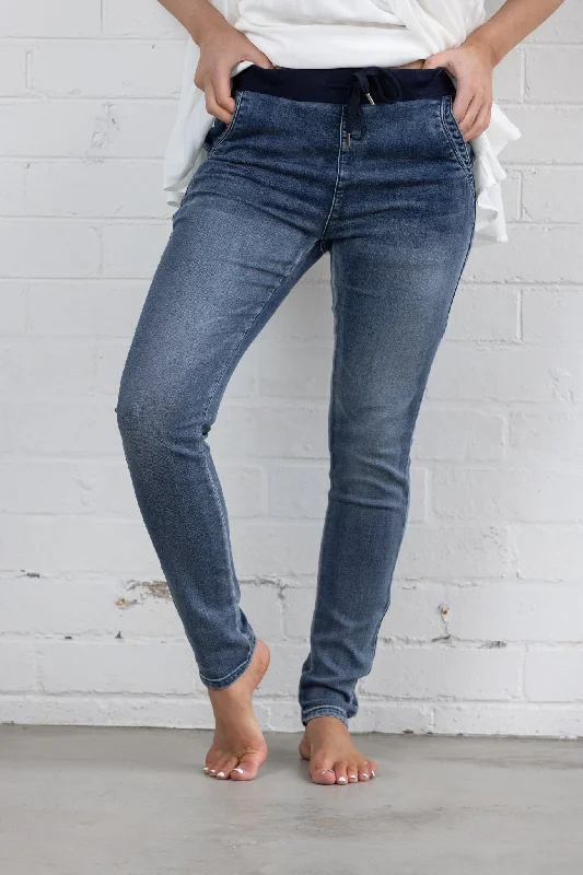 Unbeatable Prices Unbeatable Prices HOPE DENIM JOGGER - Dark Blue Wash