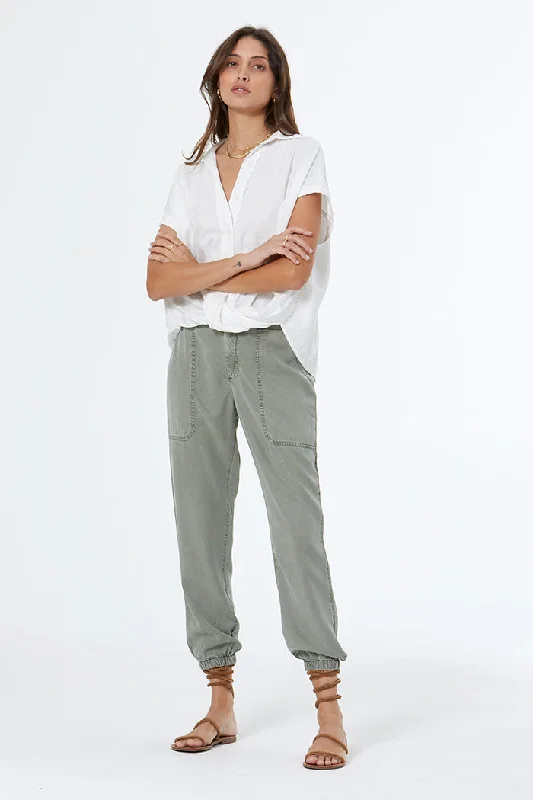 Weekend Specials to Cherish Weekend Specials to Cherish Trooper Jogger // Seagrass Pigment Weekend Specials to Cherish Weekend Specials to Cherish Trooper Jogger // Seagrass Pigment