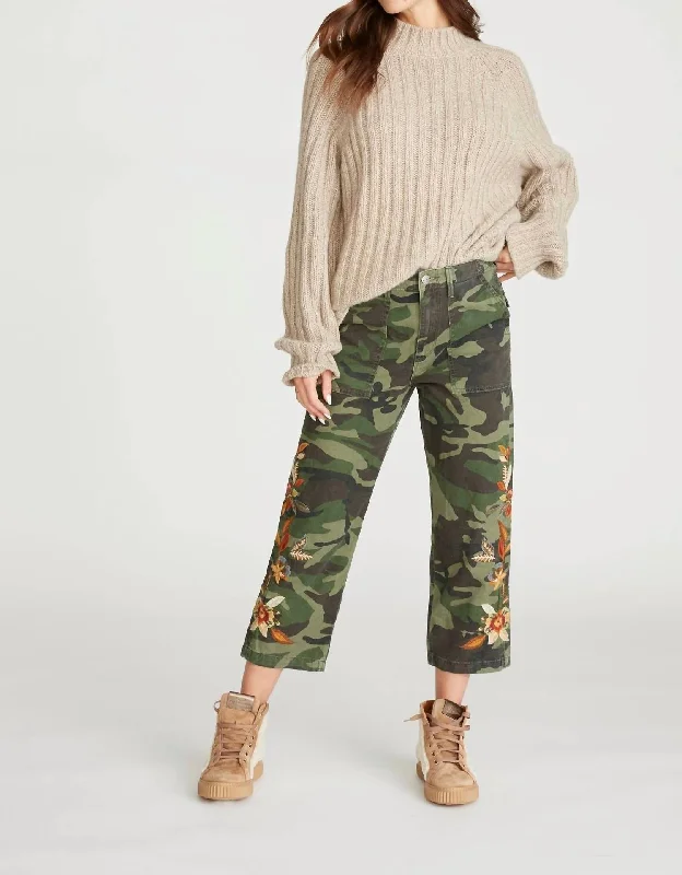 Unbeatable Deal Unbeatable Deal Embroidered Capris In Camo