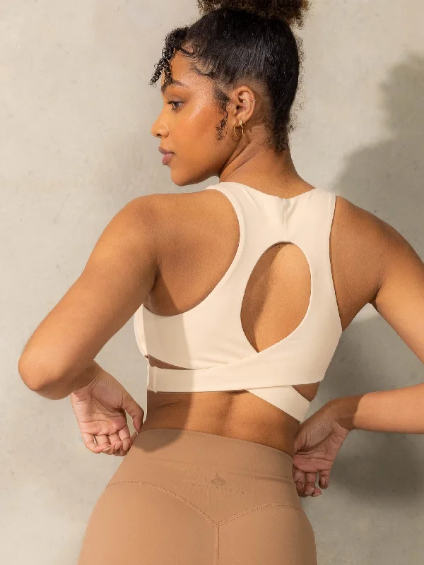 Online Exclusive Online Exclusive Empower Sports Bra - Vanilla