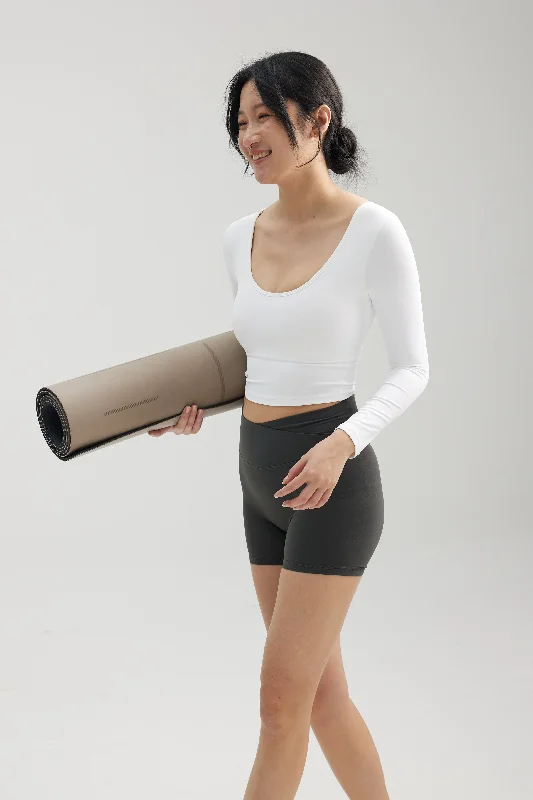Year-End Clearance Year-End Clearance Reversible Long Sleeve Crop in Yoghurt