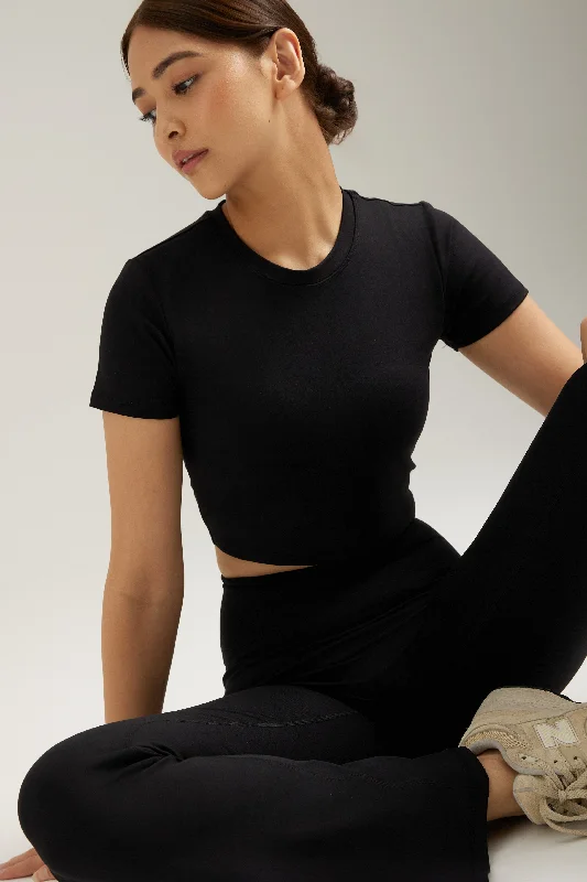Weekend Deals That Wow Weekend Deals That Wow Short Sleeve Crop in Black Sesame